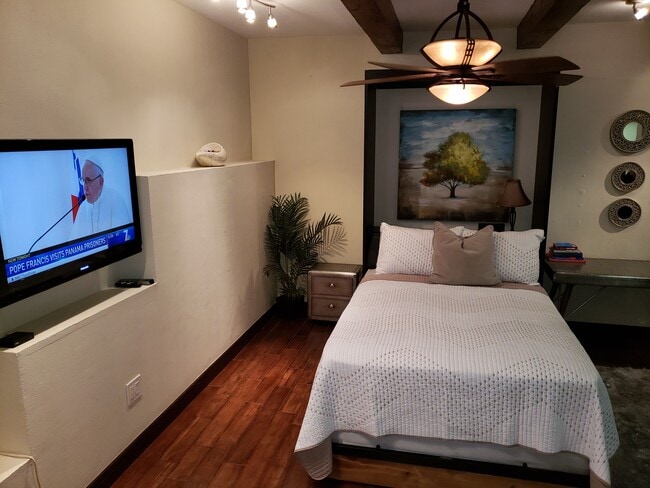 Bed Area - 1331 Willow St Unit Bayside Studio