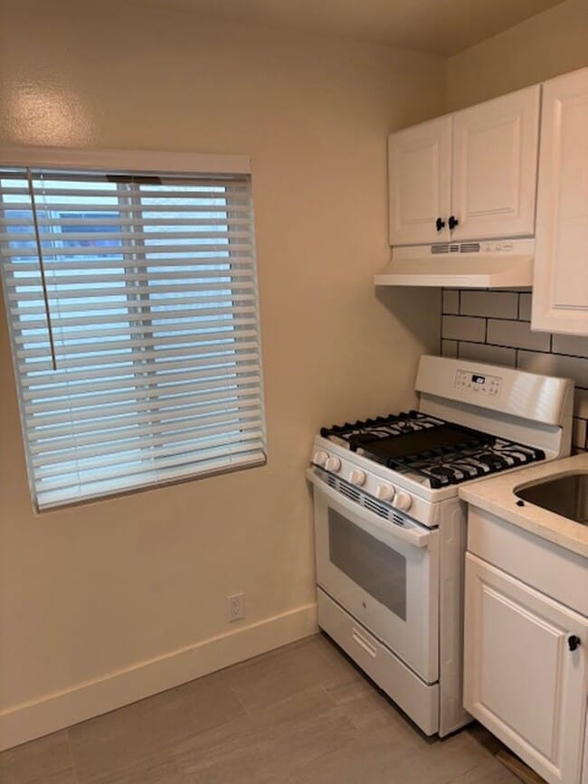 Photo - Renovated Studio Apartment for Lease in Va... Unit 216
