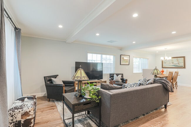 Photo - 4155 Edenhurst Ave