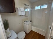 Photo - 4172-4176 CHEROKEE AVENUE Unit 4174