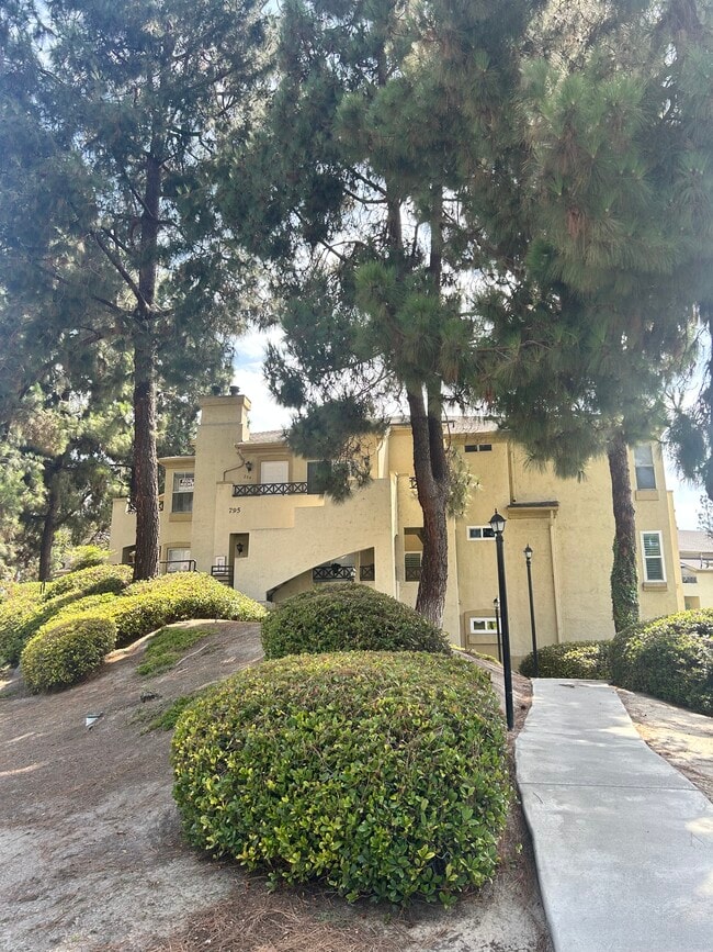 Building Photo - 795 Brookstone Rd Unit 204
