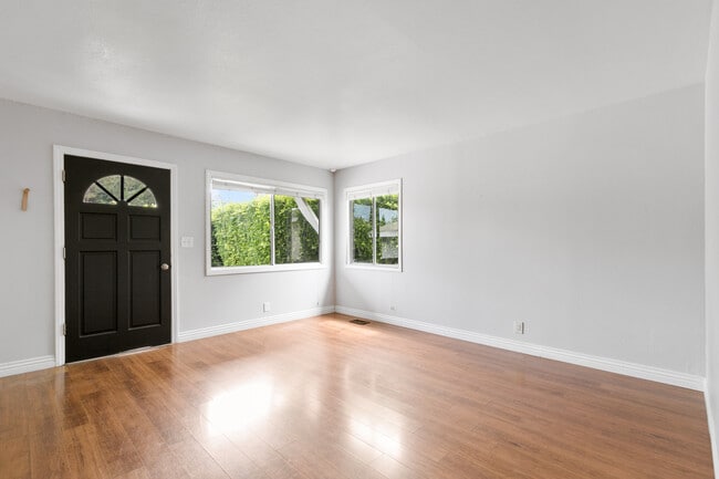 Photo - 1265 Van Horne Ln