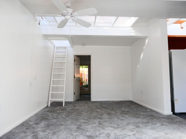 Photo - 6456 Surfside Way