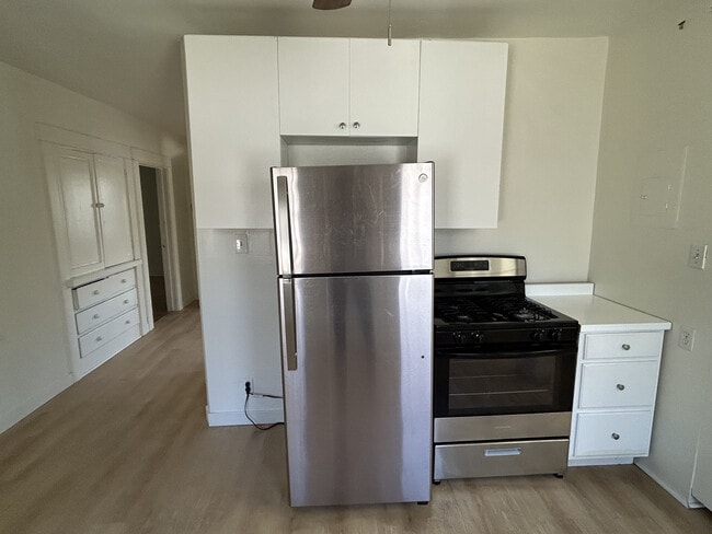 Photo - 1323 N Orange Dr Unit 1/2