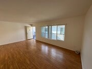 Photo - 5621 Klump Ave