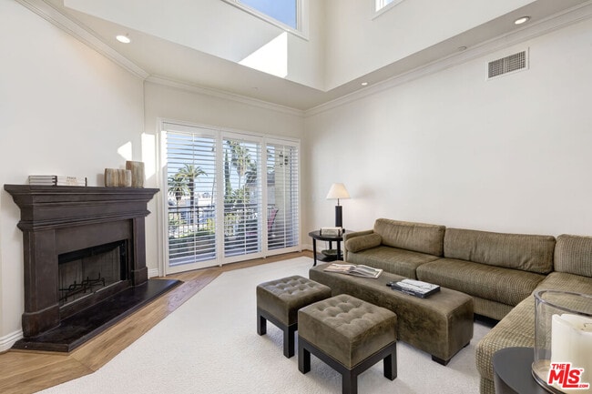 Photo - 132 S Maple Dr Unit PH4