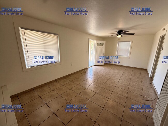 Building Photo - 7663 Elm St