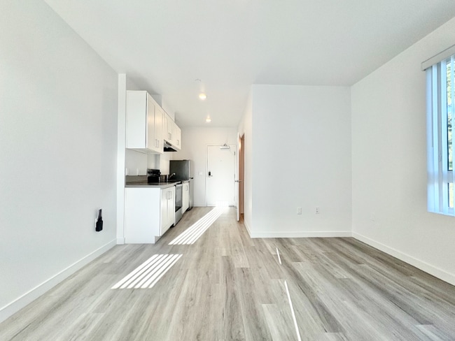 Photo - 4008 W Martin Luther King Jr Blvd Unit 301