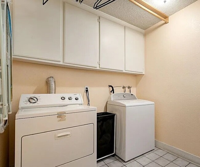 Building Photo - "Charming 1-Bedroom San Fernando Apartment with Modern Granite Touches!"