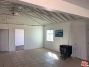 Photo - 4900 Fort Tejon Rd House