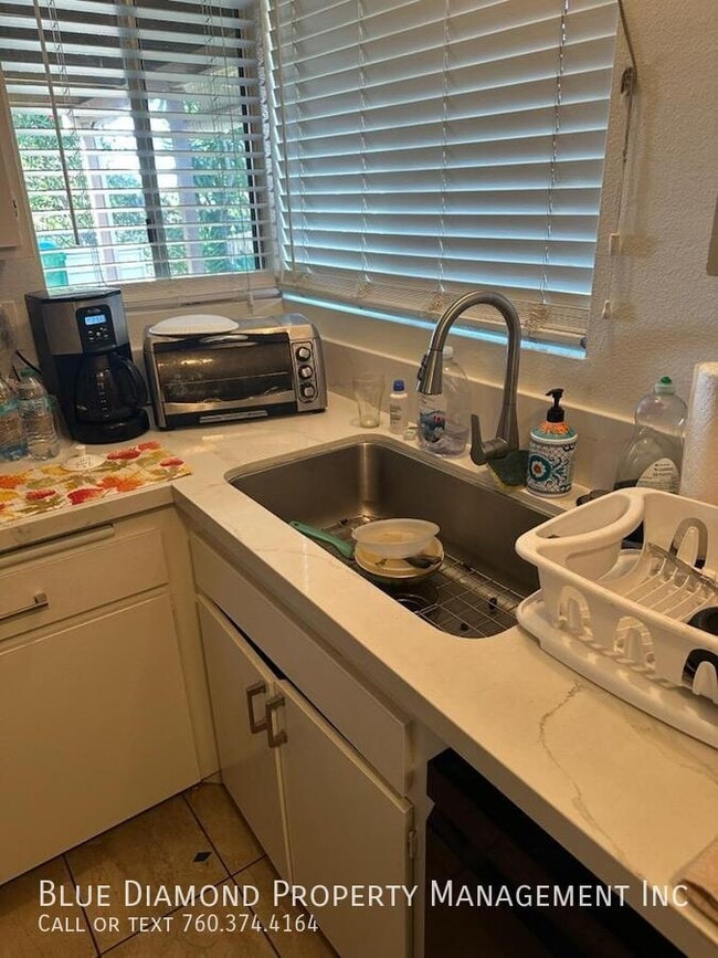 Photo - 1615 Peacock Blvd