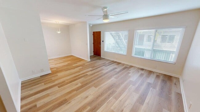 Building Photo - Spacious 2 Bedroom Condo in Central Village with AC. Water, Cable, Trash Included! Unit 26