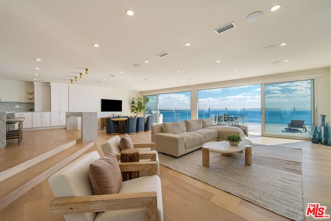 Photo - 18254 Coastline Dr