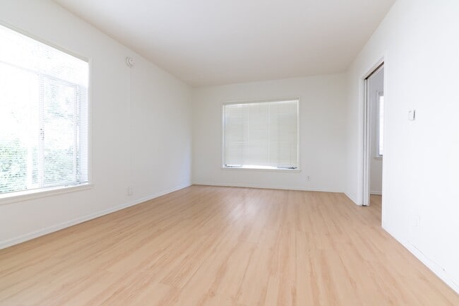 Photo - 729 Gayley Ave Unit 302
