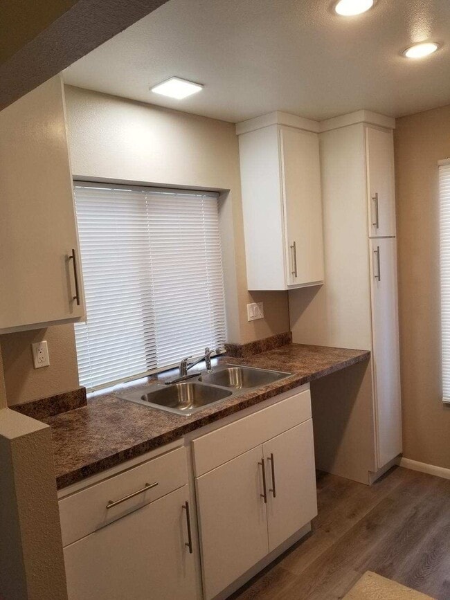 Building Photo - Villas at Westmore