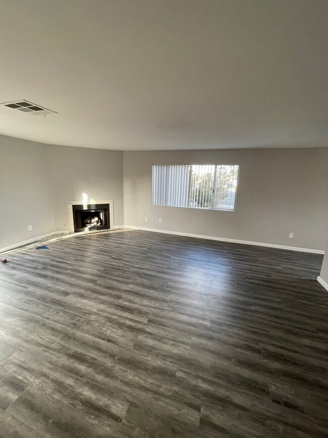 Photo - 1296 Elder Ave