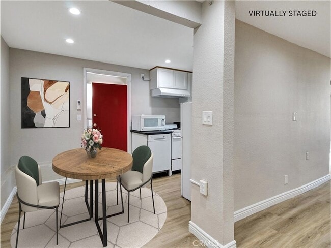 Photo - 985 1/2 Dexter Street Unit