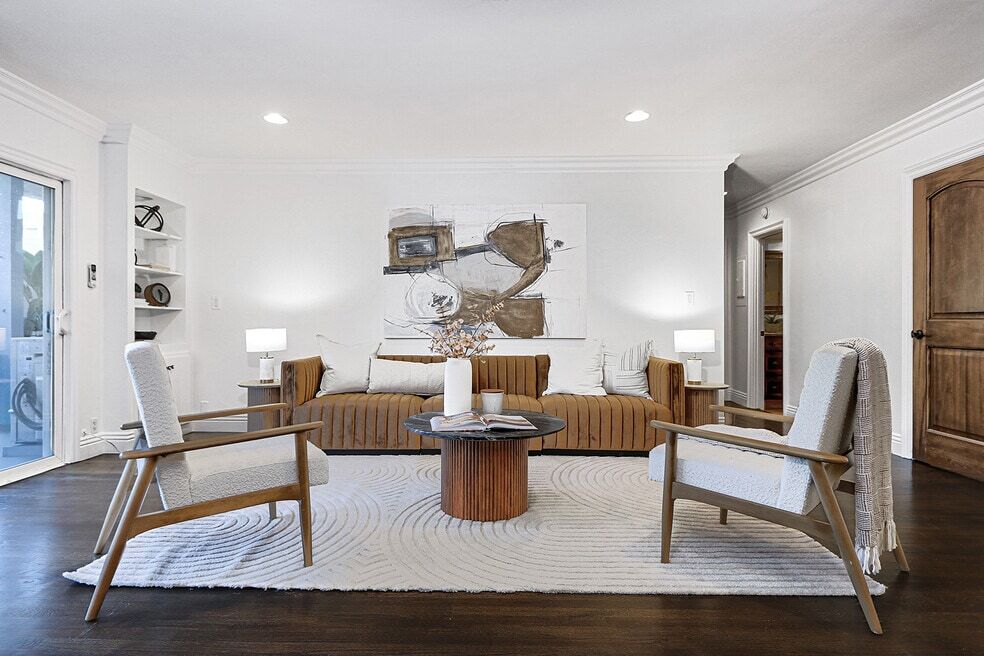 3D Tour - 7560 Hollywood Blvd Apartments Unit 105