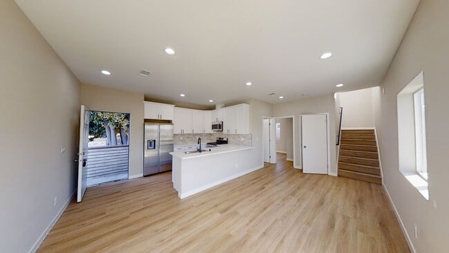 Photo - 4BD/2BA on Stewart!