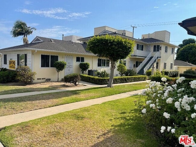 Building Photo - 10613 Crenshaw Blvd Unit 5 Rental