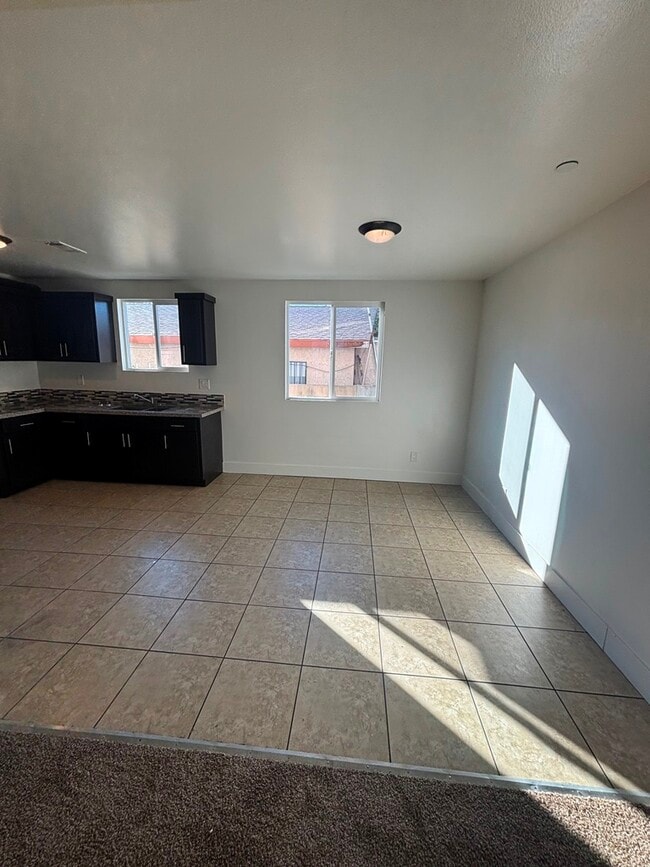 Photo - 335 E 69th St