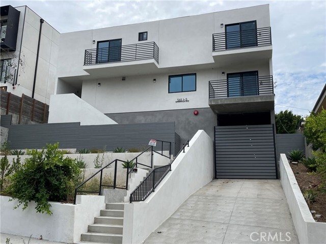 Building Photo - 565 N Mariposa Ave Unit B