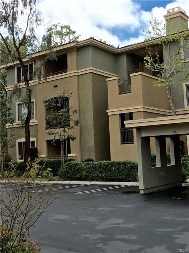 Photo - FURNISHED 1 bed/ 1 bath updated home in Aliso Viejo w/Fireplace Unit 536