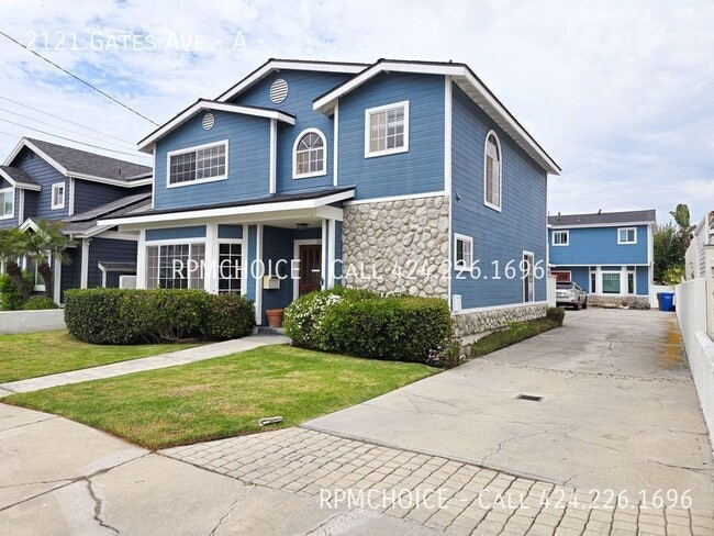 Building Photo - 2121 Gates Ave