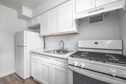 Studio - 325SF - Kitchen - Americana and Il Pompeii