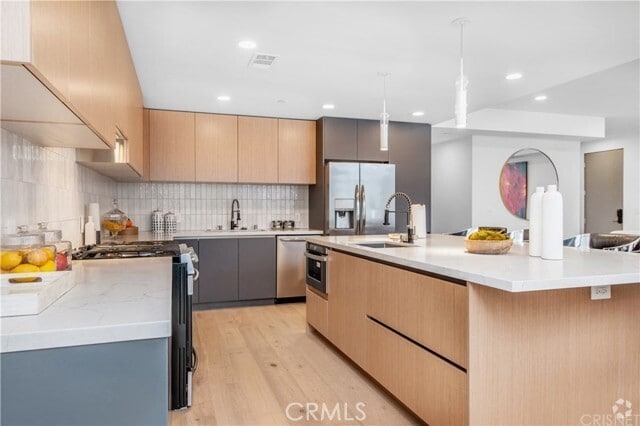 Building Photo - 5110 Whitsett Ave Unit 105 Rental