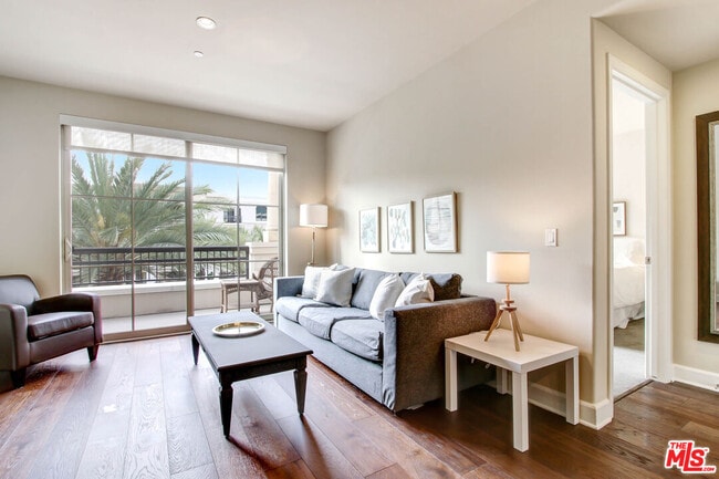 Photo - 589 Americana Way Unit Marc 423