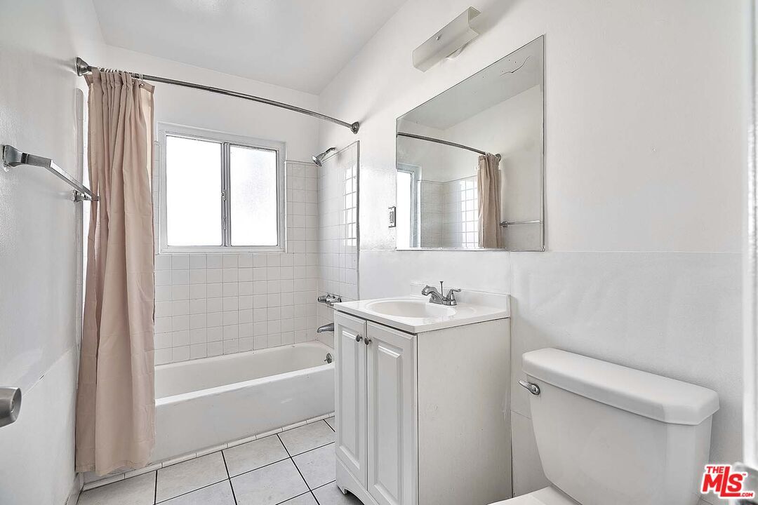 Photo - 443 S Wilton Pl Unit 22