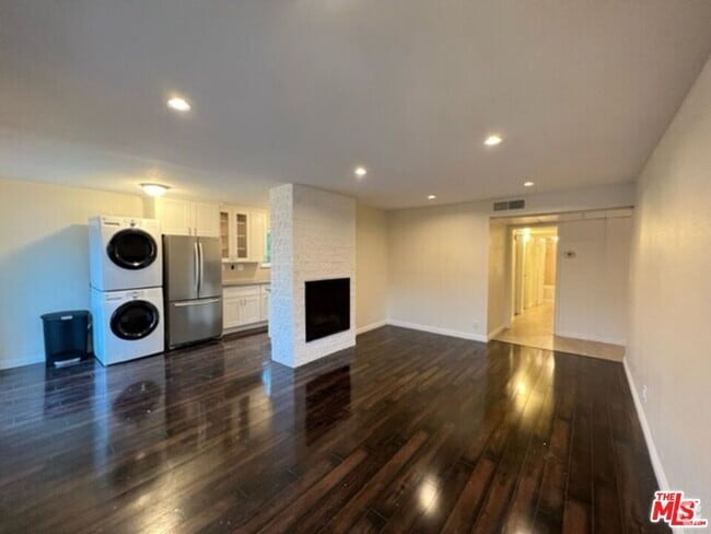 Building Photo - 11578 Wyoming Ave Unit 104 Rental