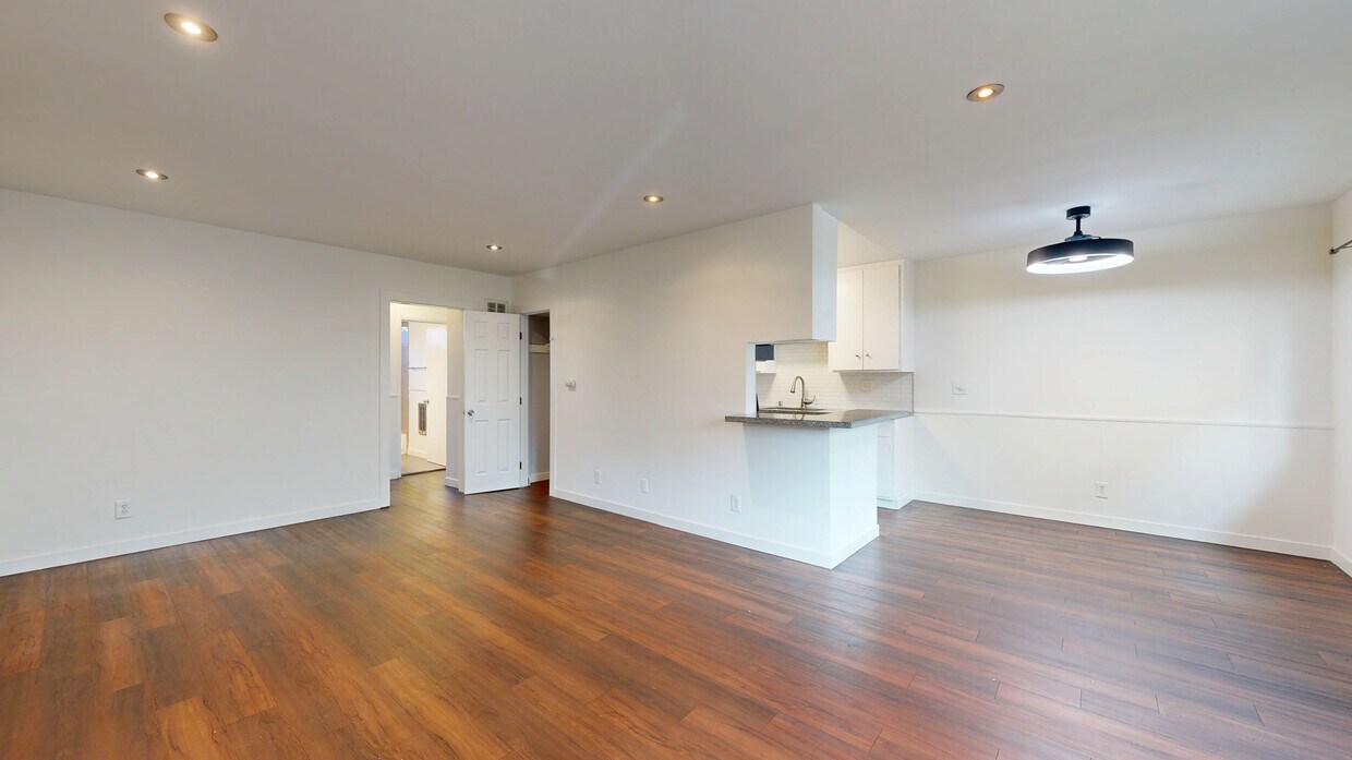 3D Tour - 12210 Magnolia Blvd