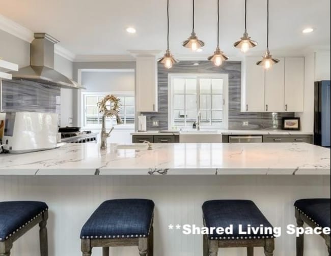 Photo - 10794 Rose Ave