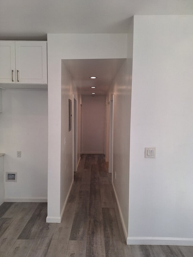 Photo - 729 W 41st St