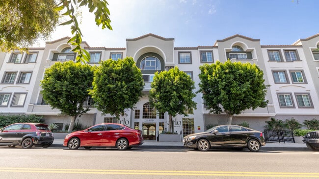 Exterior - Arlo Woodland Hills