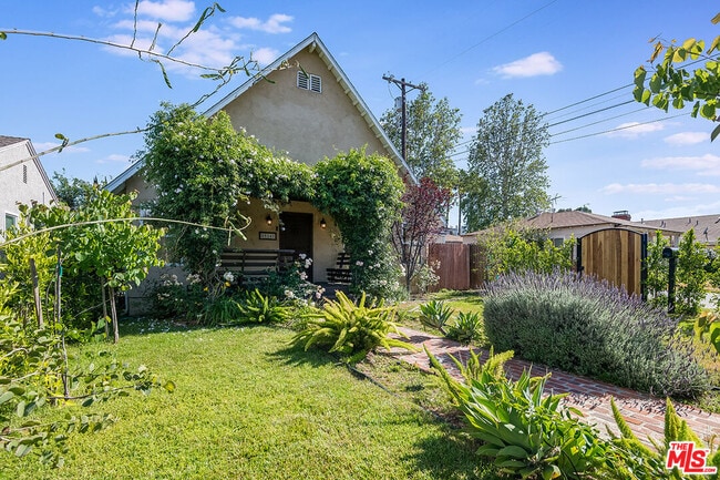 Photo - 15242 La Maida St