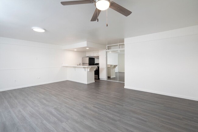 Photo - Trade Winds Apartments