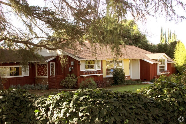 Building Photo - 12700 Kling St Rental