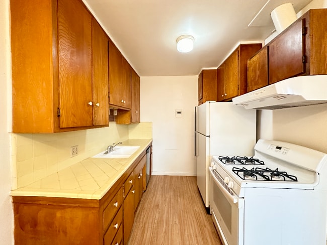 Building Photo - 11510 Ohio Ave Unit 2