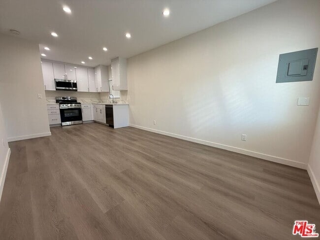 Building Photo - 14827 Lemay St Unit 14827 Rental