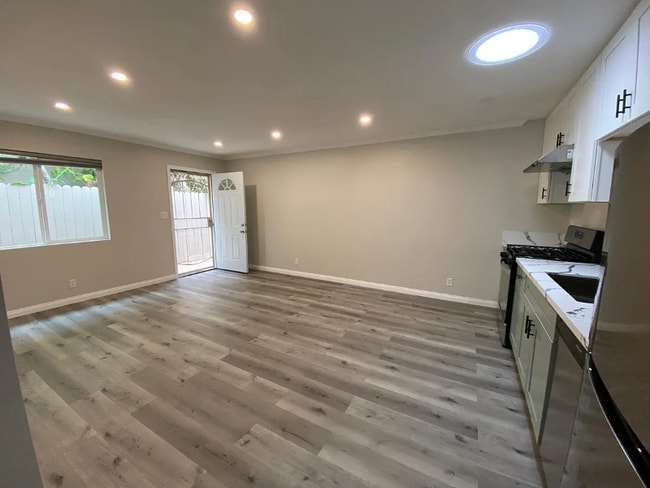 Photo - 1249 Center Ave Unit B