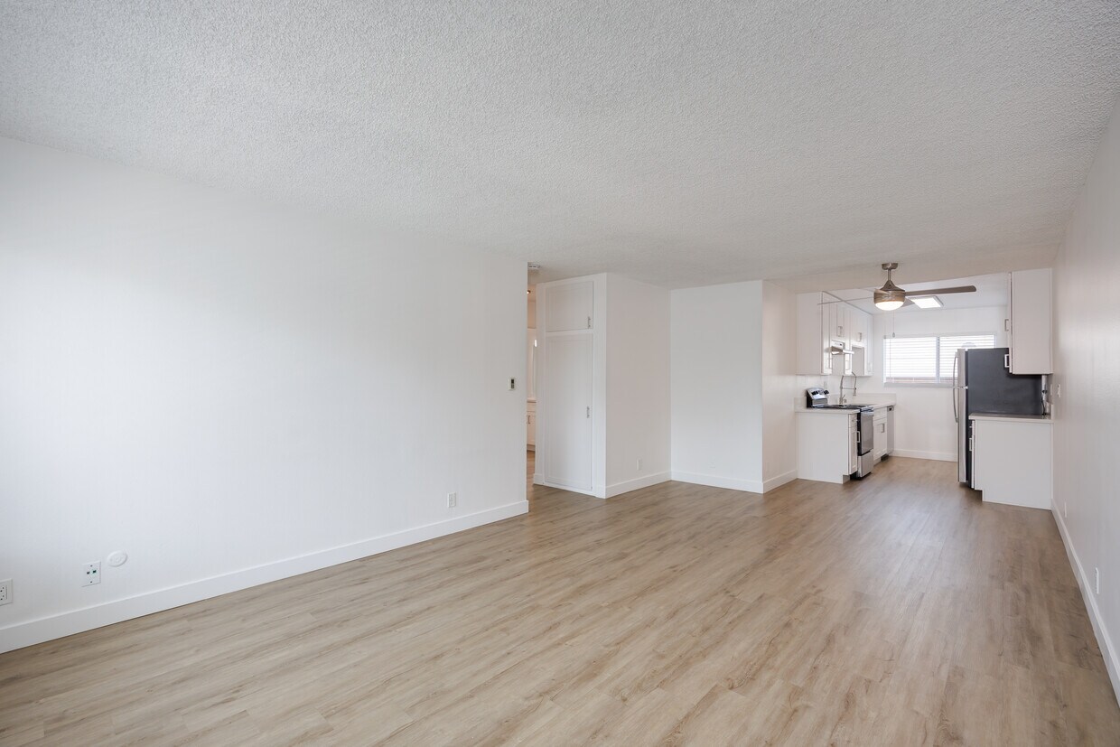 3D Tour - Valle at 9121 Kenwood Apartments