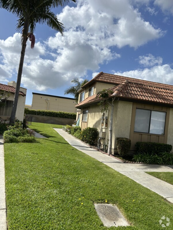 Building Photo - 6592 Westpark Pl Unit C Rental