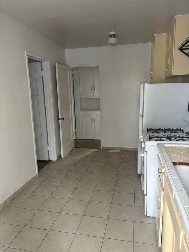 Photo - 4010-4016 Illinois Unit 4014 1/2