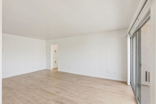 Photo - 2020 Graham Ave