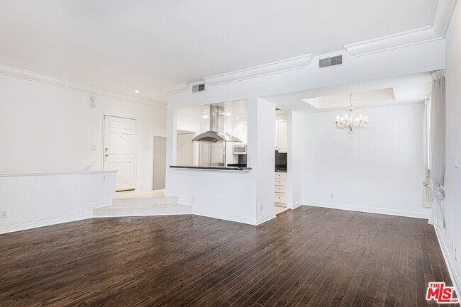 Photo - 315 N Swall Dr Unit 303