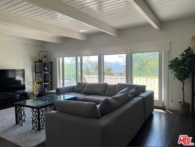 Photo - 640 Cavanagh Rd