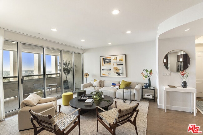 Photo - 5670 Wilshire Blvd Unit PH1